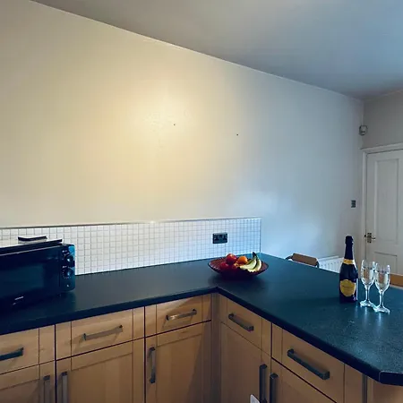 Cumberland House-2 Bed House Apartment *