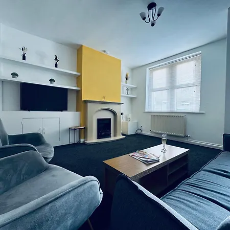 Cumberland House-2 Bedrooms - Sleeps 4 * Workington