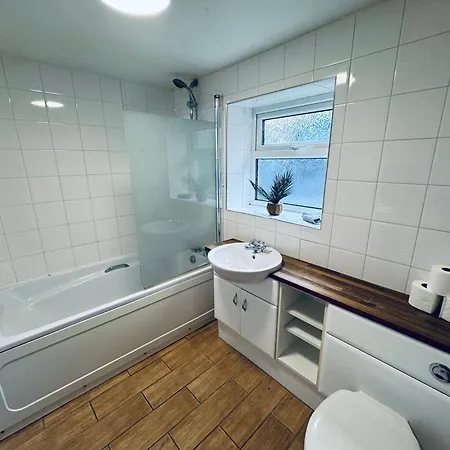 Cumberland House-2 Bedrooms - Sleeps 4 * Workington